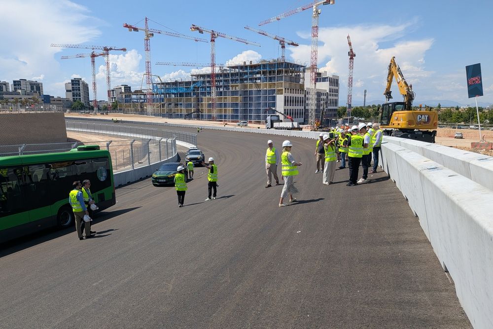 Vue aérienne du circuit urbain du Madring en phase de finition