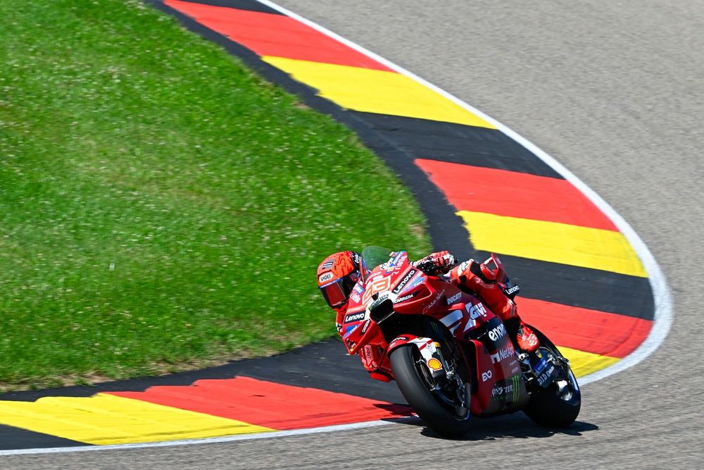 Marc Márquez en combinaison Ducati, packagé sur le circuit du Sachsenring