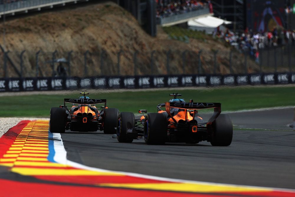 Lando Norris pilote la McLaren avec le nouveau package aérodynamique à Budapest