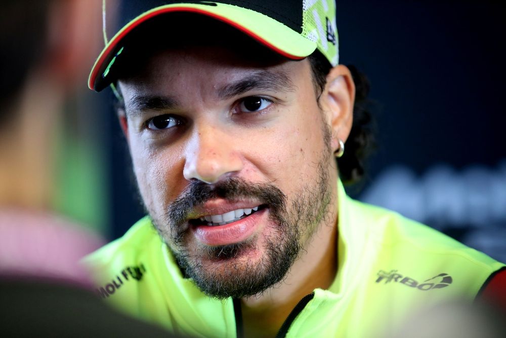 Franco Morbidelli sortant des stands lors du GP d'Allemagne, affirmant ne pas avoir ralenti devant Pedro Acosta