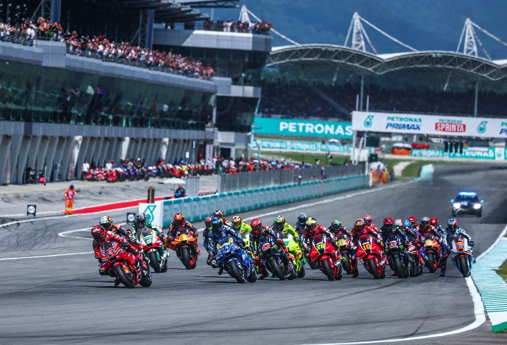 Départ de la course au Grand Prix de Malaisie MotoGP, circuit de Sepang