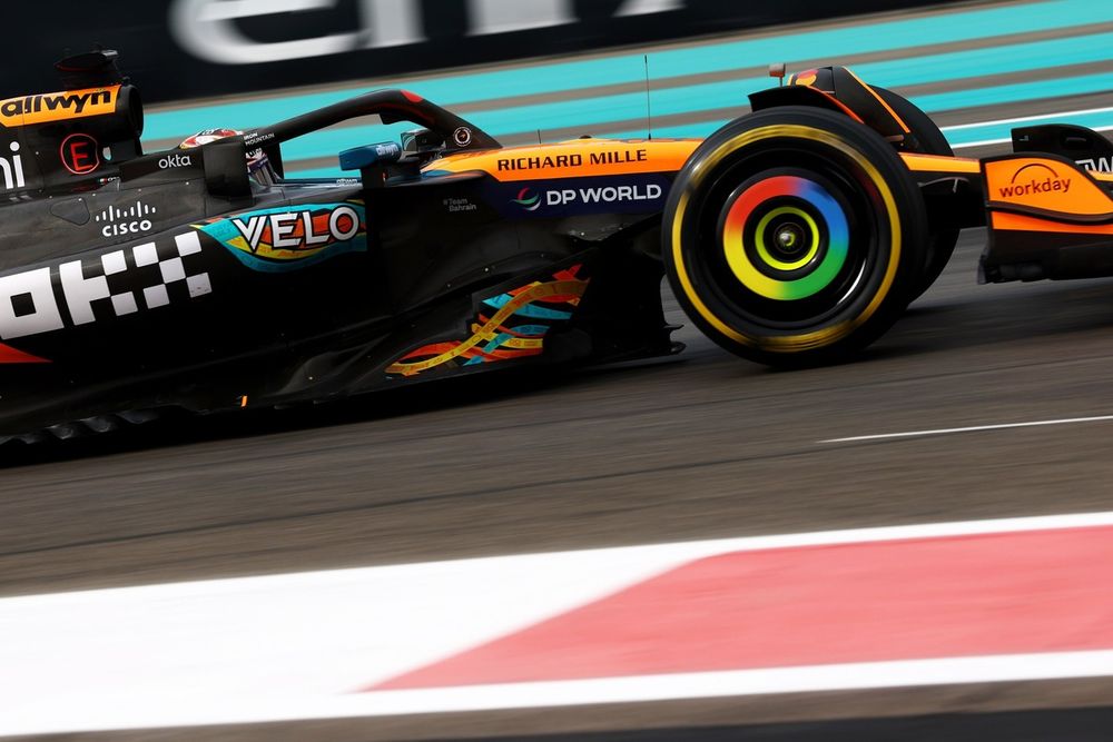 Pato O'Ward lors des derniers essais en Formule 1 à Abu Dhabi en 2025