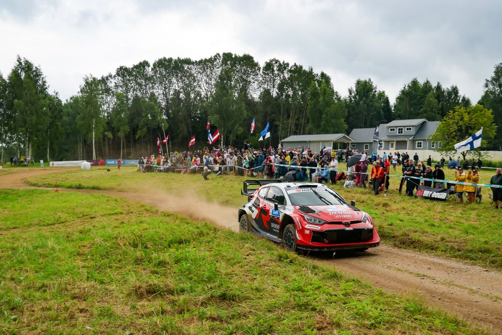Sami Pajari et Marko Salminen sur le Toyota GR Yaris Rally1, première victoire en WRC