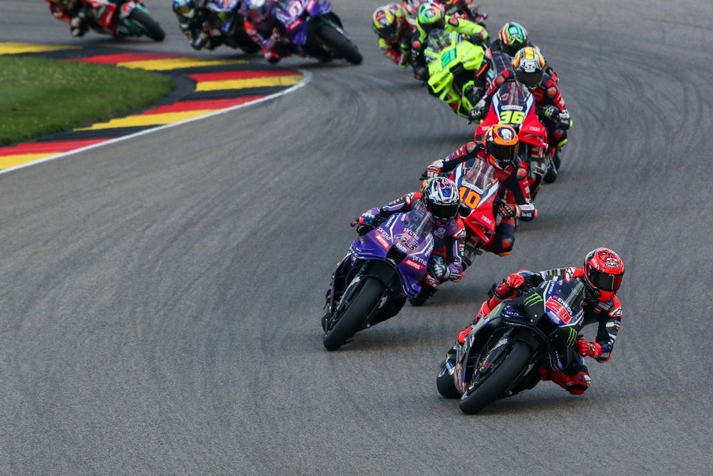 Fabio Quartararo franchit la ligne d'arrivée du GP d'Allemagne en septième position