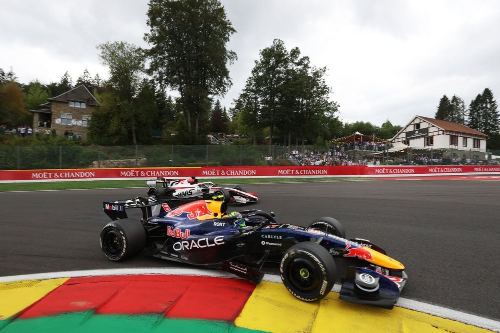 Isack Hadjar réalise une remontée spectaculaire au Grand Prix de Belgique à Spa