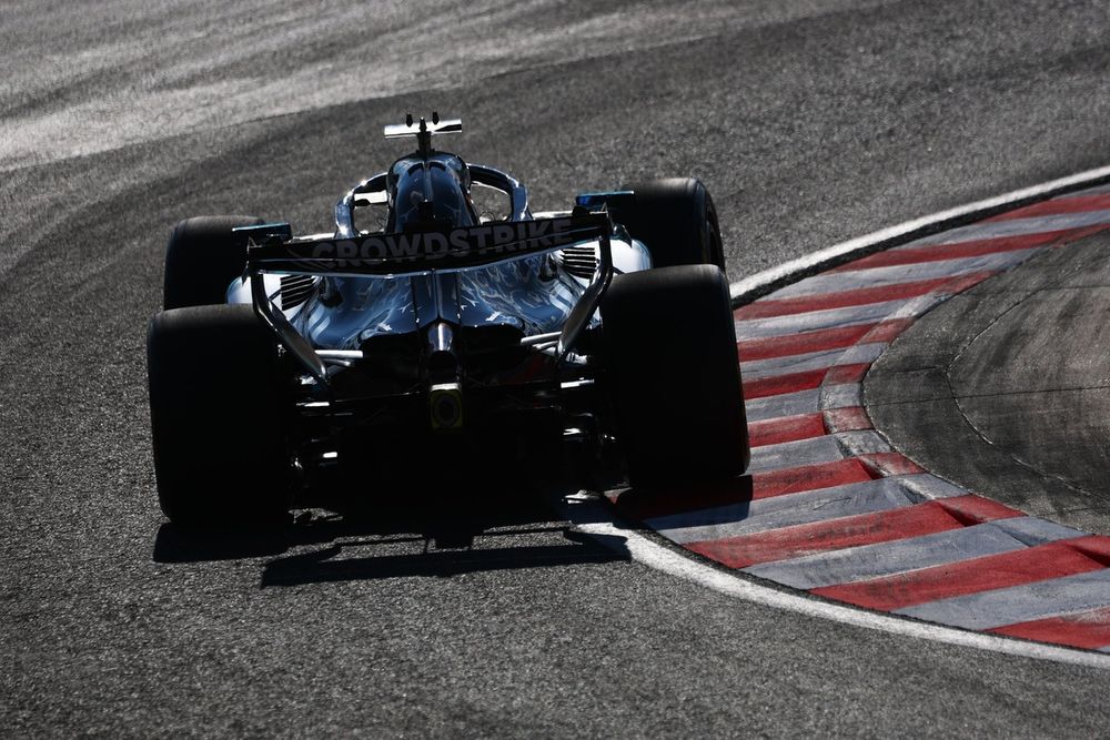George Russell pilotant la Mercedes lors des qualifications du Grand Prix de Hongrie 2026