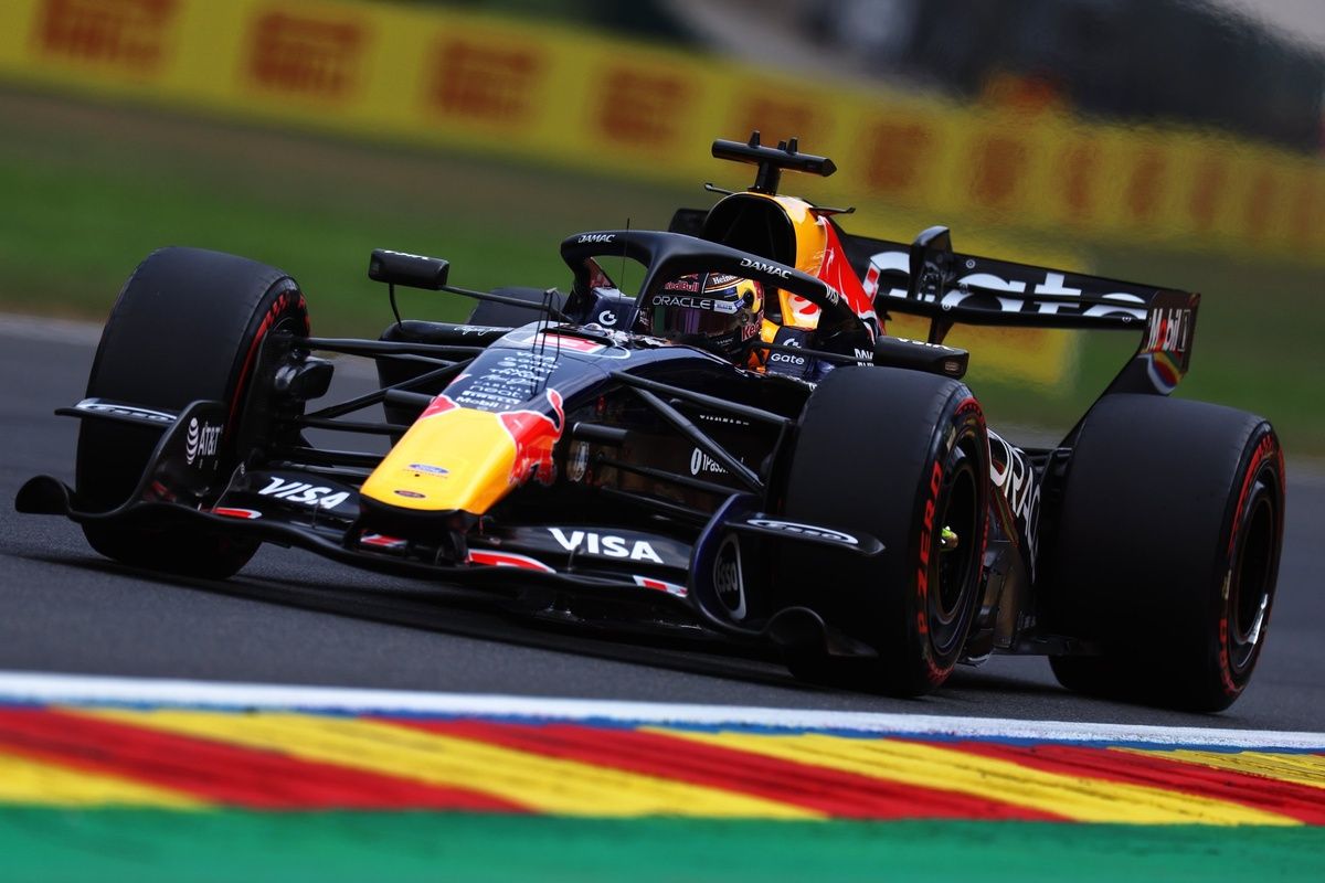 Max Verstappen au Red Bull Racing pendant les qualifications du Grand Prix de Belgique