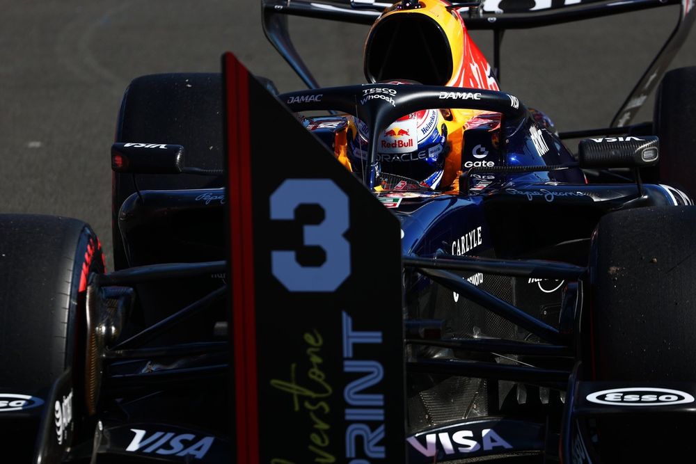 Max Verstappen au volant de la RB22 après les qualifications sprint à Silverstone