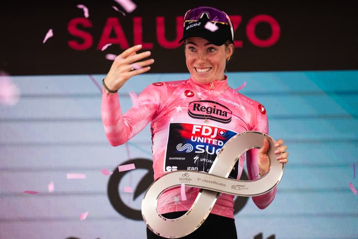 Demi Vollering en pleine action, leader du FDJ United‑Suez au Tour de France féminin