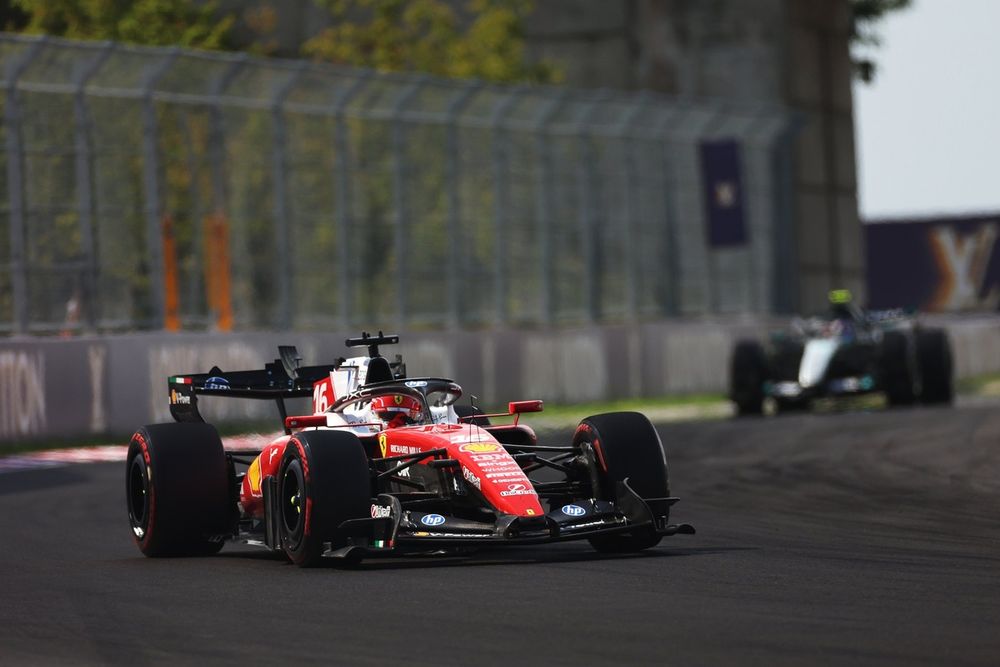 Charles Leclerc pilotant la Ferrari au Grand Prix de Hongrie 2024