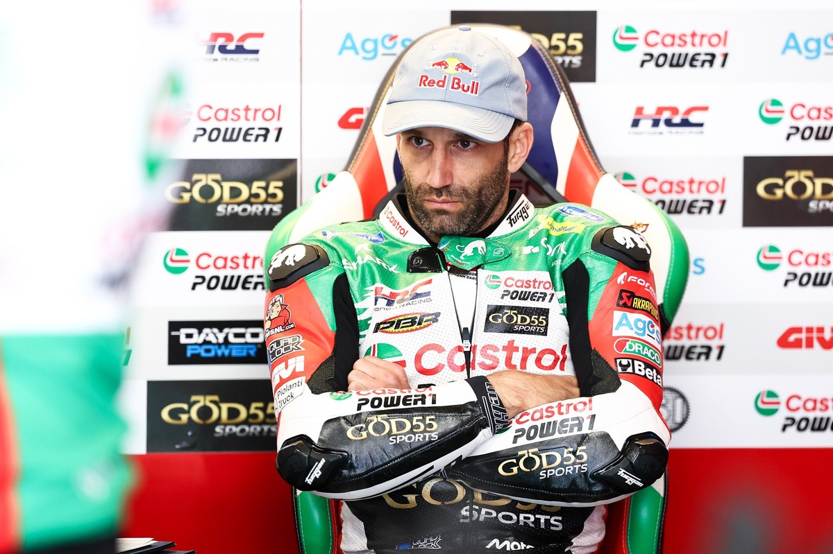 Johann Zarco en tenue LCR Honda au bord de la piste