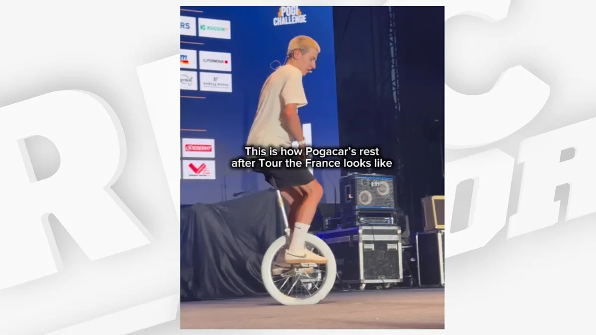 En monocycle sur du Eminem: Pogacar fait le show en Slovénie après avoir gagné son 5e Tour de France