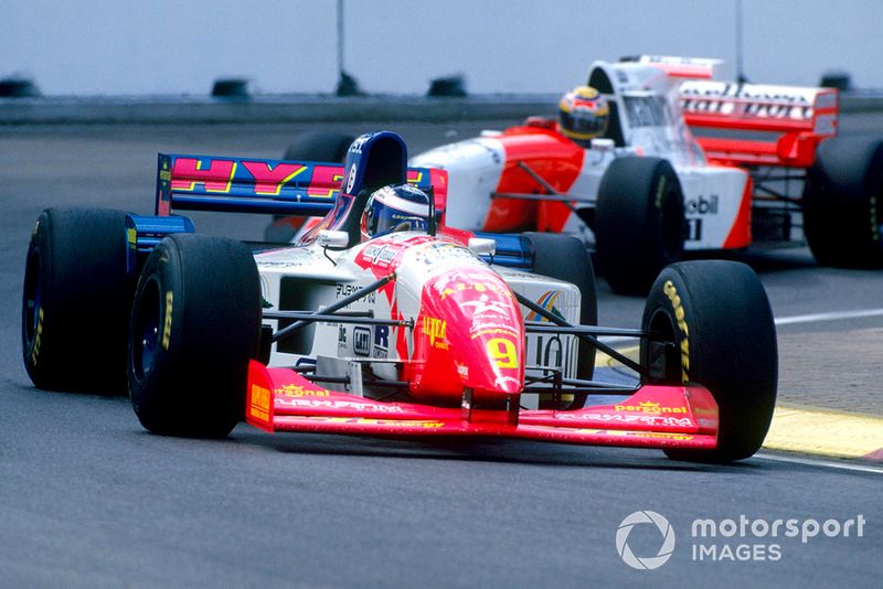 Gianni Morbidelli en tenue Footwork, après son passage chez Ferrari