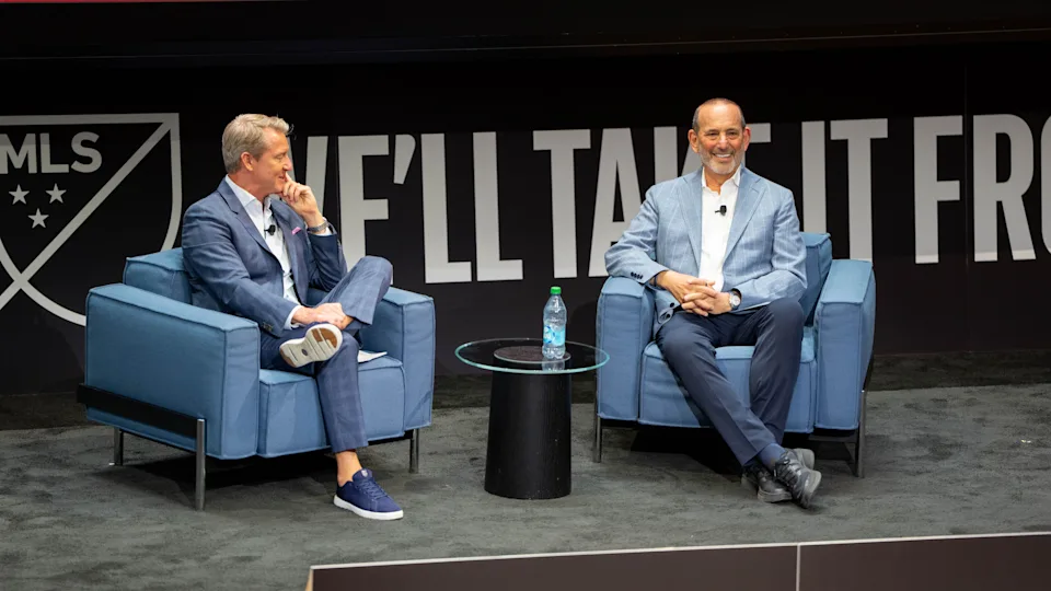 Don Garber observant le développement de la MLS