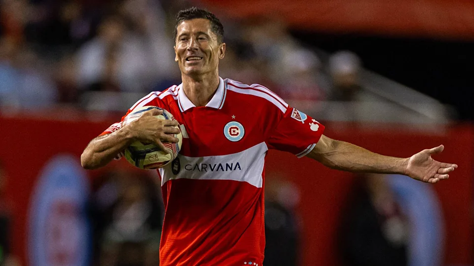 Robert Lewandowski marque à Soldier Field