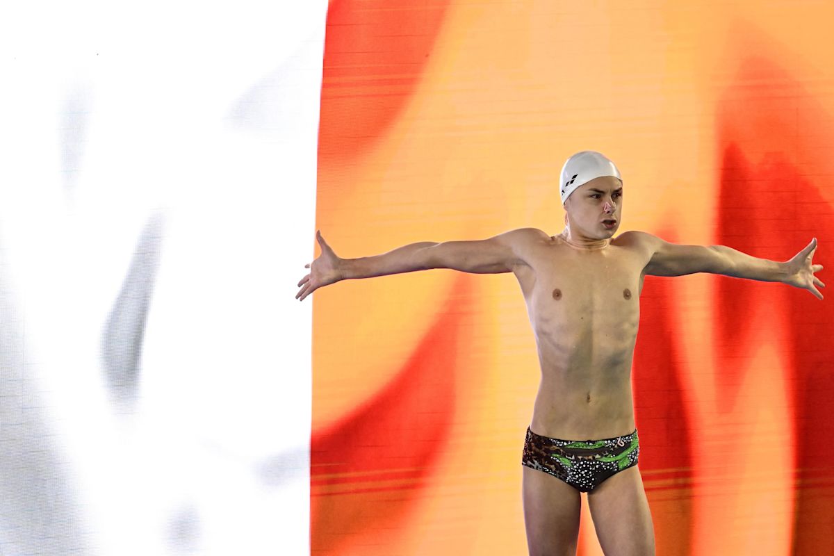 « Ça a été dur » : Milan Violon, 17 ans, premier homme en équipe de France de natation artistique, victime de haine en ligne