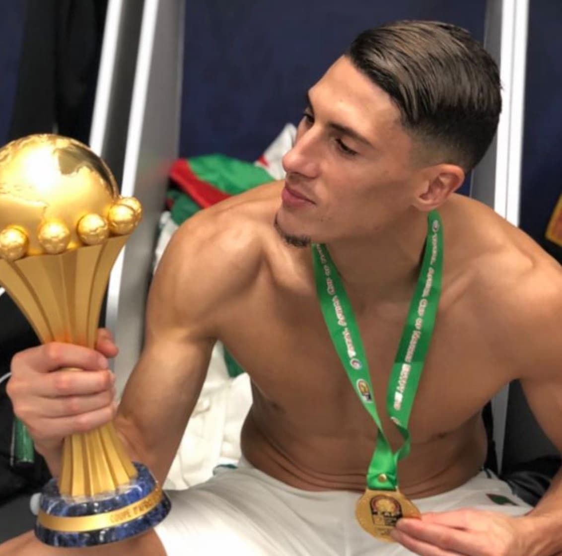 Vainqueur de la CAN 2019 avec l’Algérie, passé par Lens, Angers et le Paris FC, Mehdi Tahrat annonce la fin de sa carrière professionnelle