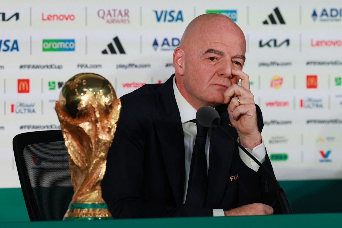 La Fifa présente ses excuses mais soutient Gianni Infantino