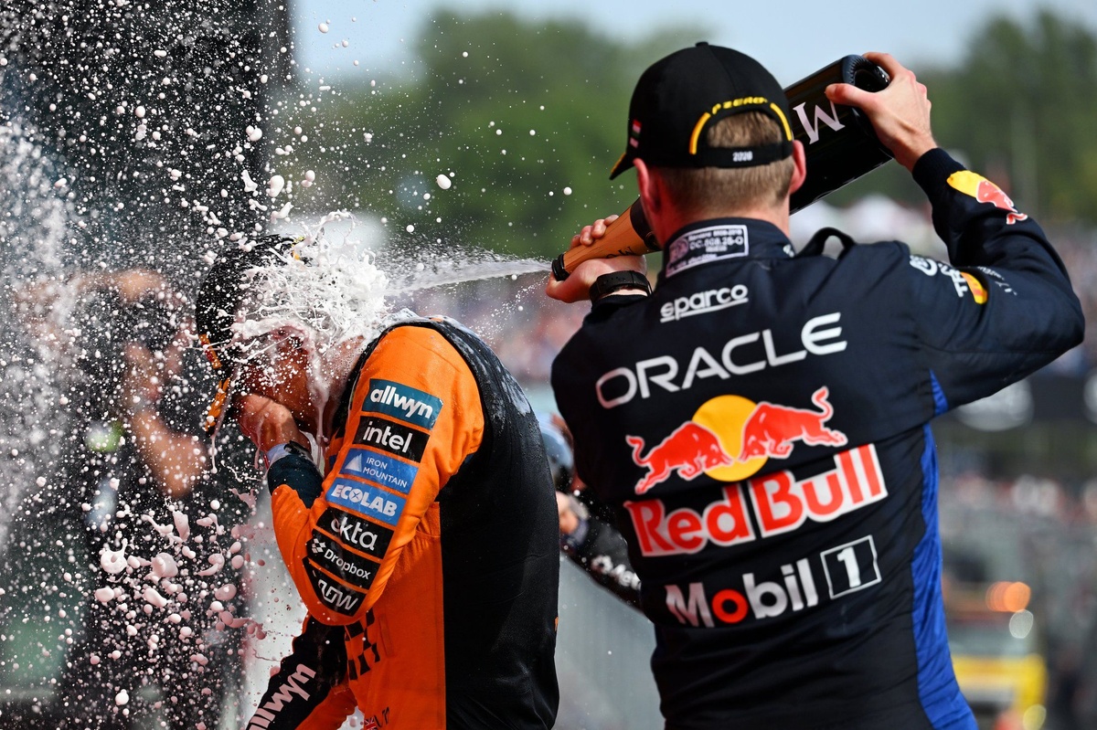 Häkkinen : Recruter Verstappen ferait "des vagues" chez McLaren
