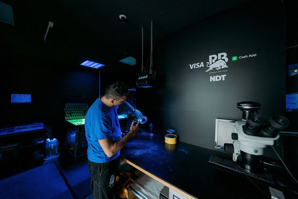 Usine Racing Bull à Faenza, zone de production en pause estivale