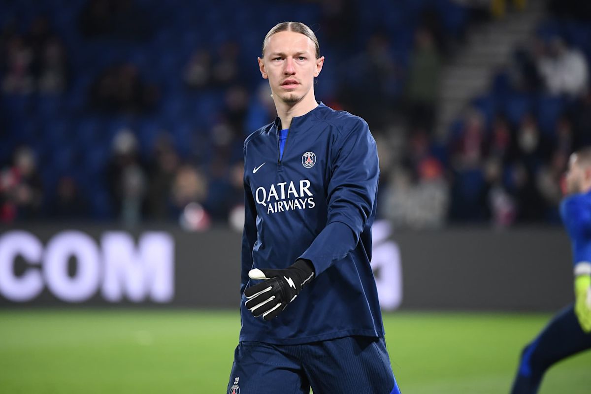 Safonov révèle comment Luis Enrique fait évoluer le jeu du PSG pour rester en tête