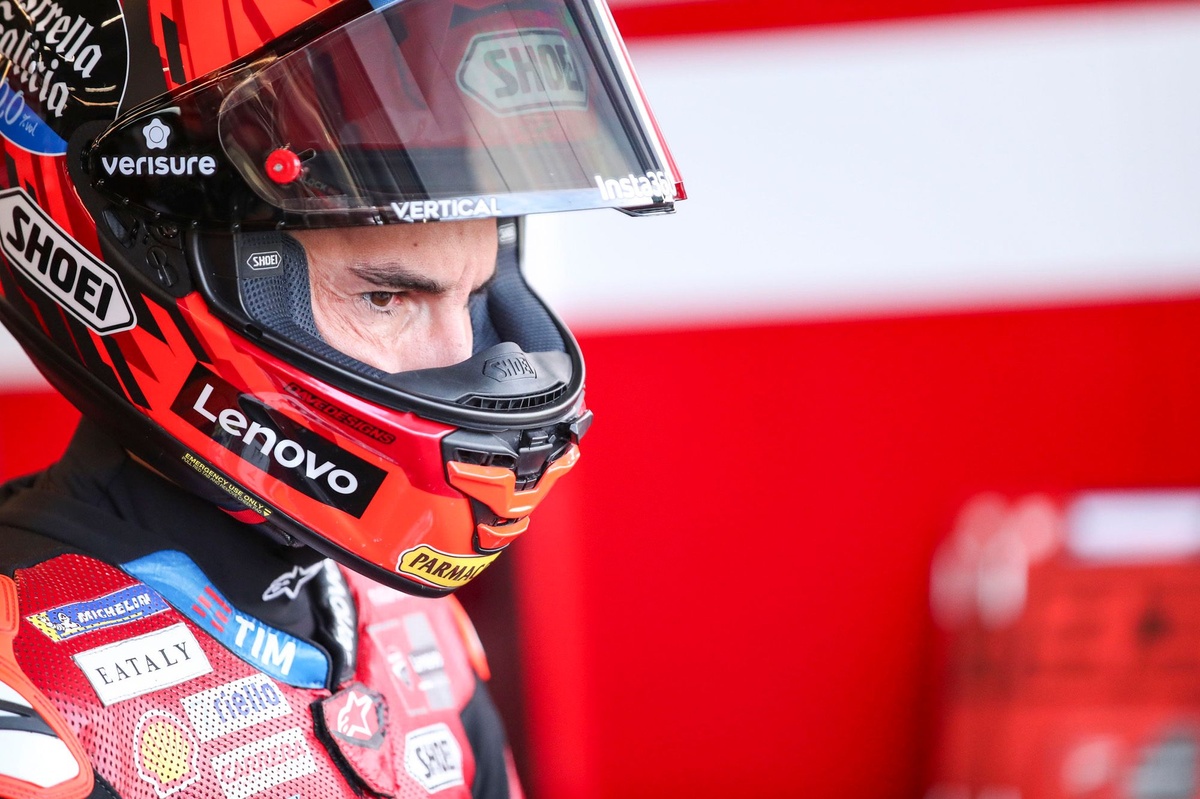 Márquez désespéré à Silverstone : sa moto impossible à piloter, son bras hors de contrôle