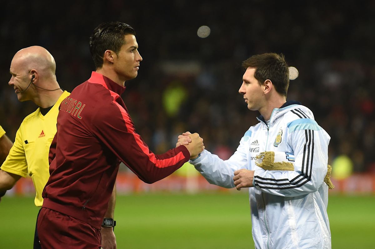 Cristiano Ronaldo envoie « Je t’embrasse fort » à Lionel Messi, soutient le footballeur en deuil de son père