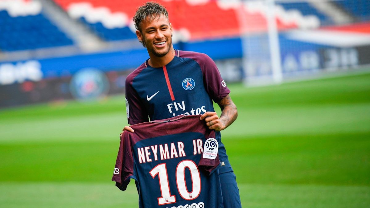 Ce que le mystérieux gagnant de 1,04 milliard de dollars du Powerball dans l'Illinois pourrait acheter sur le marché du football actuel, de Neymar aux transferts les plus chers de l'été 2026