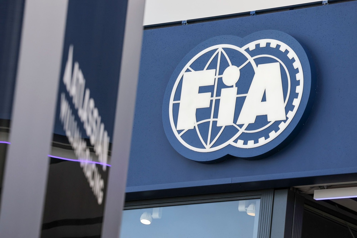 FIA lève les sanctions contre les concurrents russes, un revirement décisif