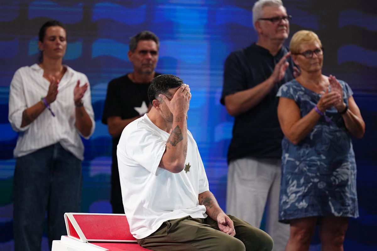 « J'en ai fait baver pas mal de monde » : la légende Florent Manaudou célébré à Saint-Denis