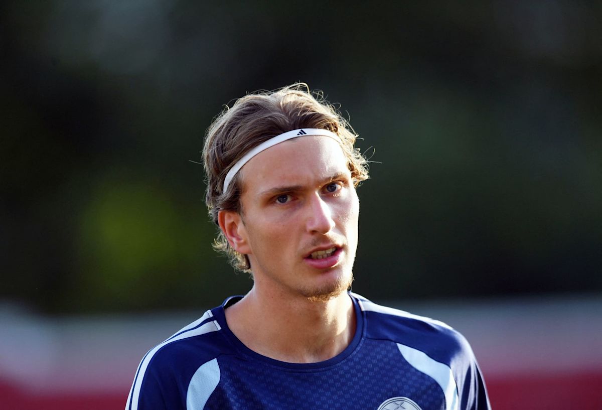 PSG recrute la révélation belge Mika Godts : les secrets d’un transfert de 45 M€