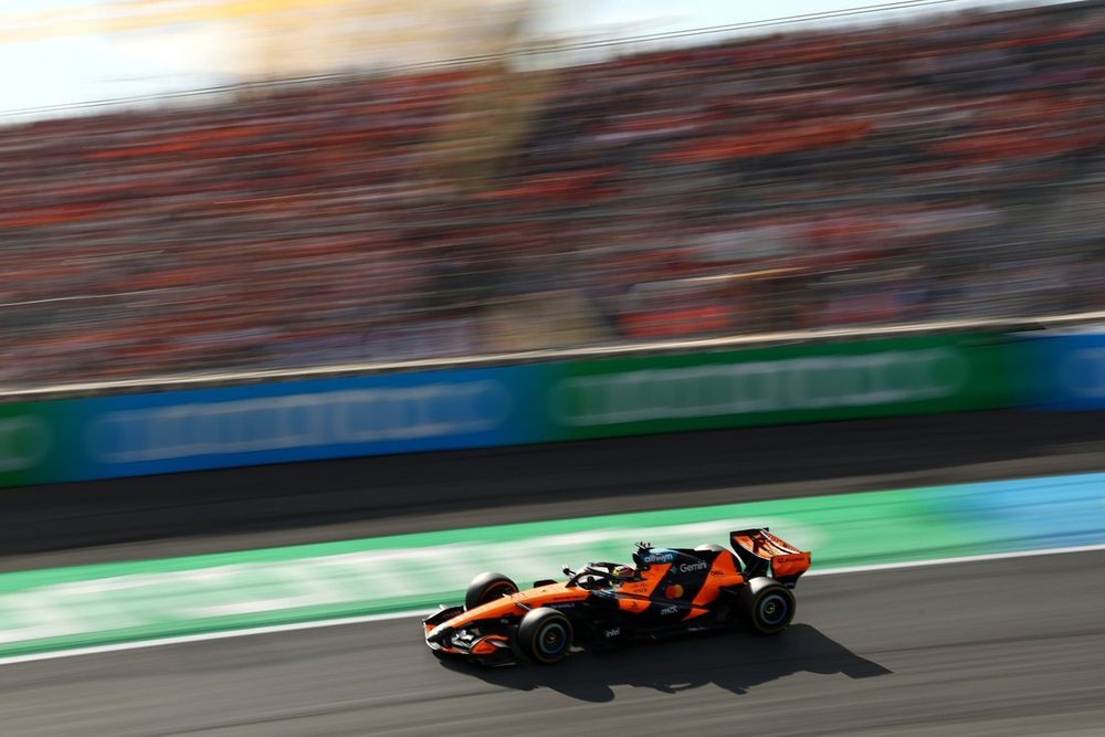 Lando Norris pilotant la McLaren MCL40 à Zandvoort