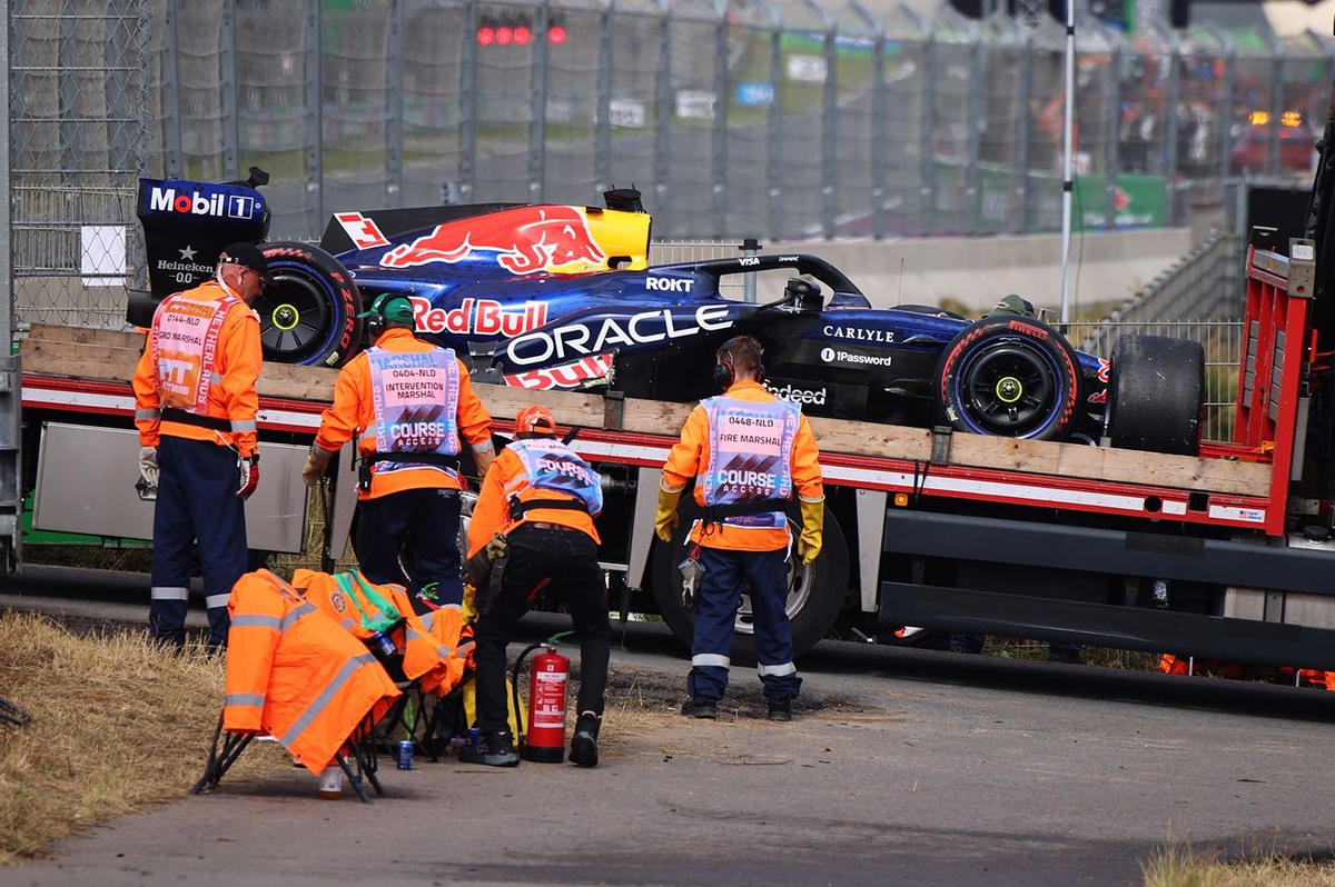 Verstappen impliqué dans un violent crash et drapeau rouge dès le départ à Zandvoort