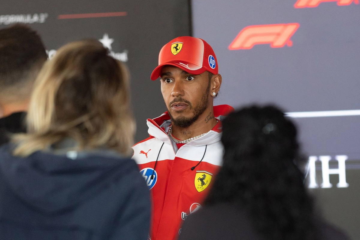 Hamilton remonte face à Ferrari en F1 : « On doit agir en équipe »