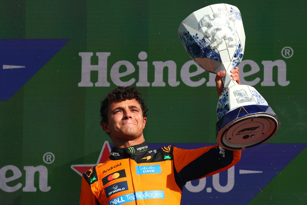 Norris renverse une course mouvementée et triomphe devant les Mercedes !