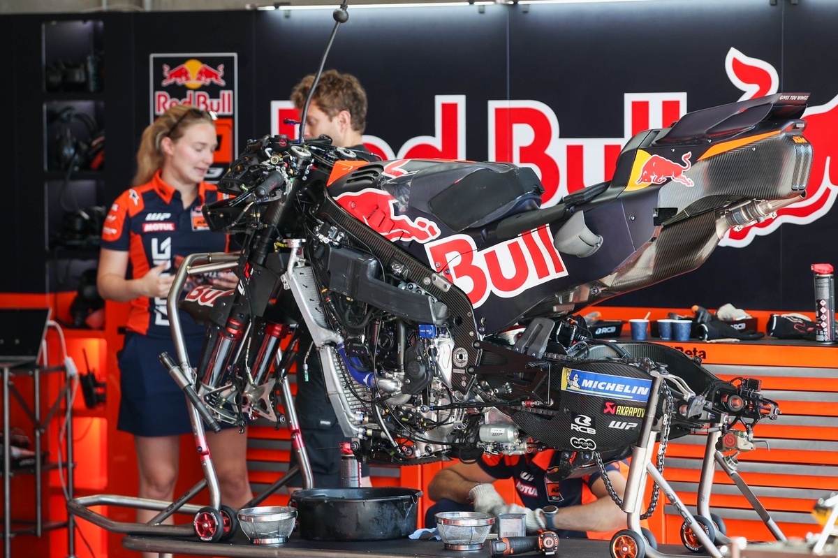 KTM : moteurs entièrement restaurés après démontage complet