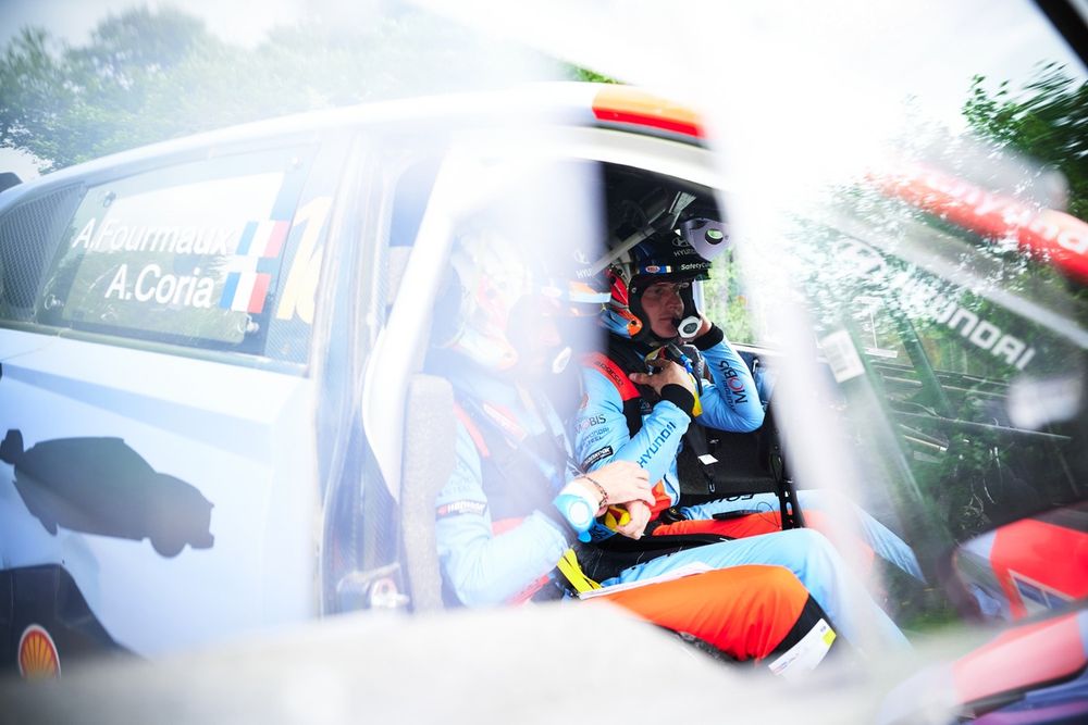 Adrien Fourmaux et Alexandre Coria après le rallye de Finlande