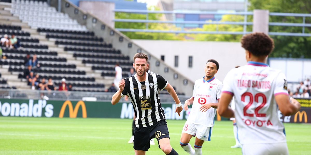 Découvrez la vidéo du but spectaculaire de Van den Boomen face à Auxerre