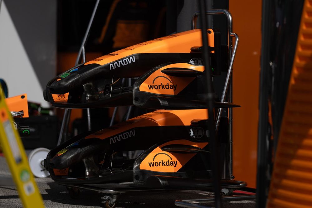 Détail de l'aileron avant de la McLaren MCL40