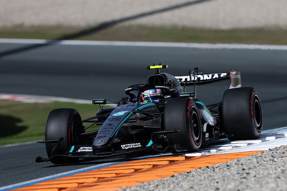 Kimi Antonelli pilotant la Mercedes lors du Grand Prix des Pays-Bas