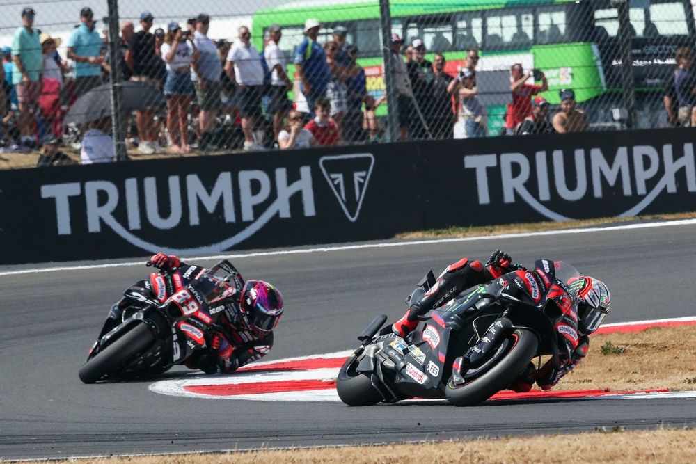 Marco Bezzecchi maintient son podium à Silverstone après le dépassement de Jorge Martín