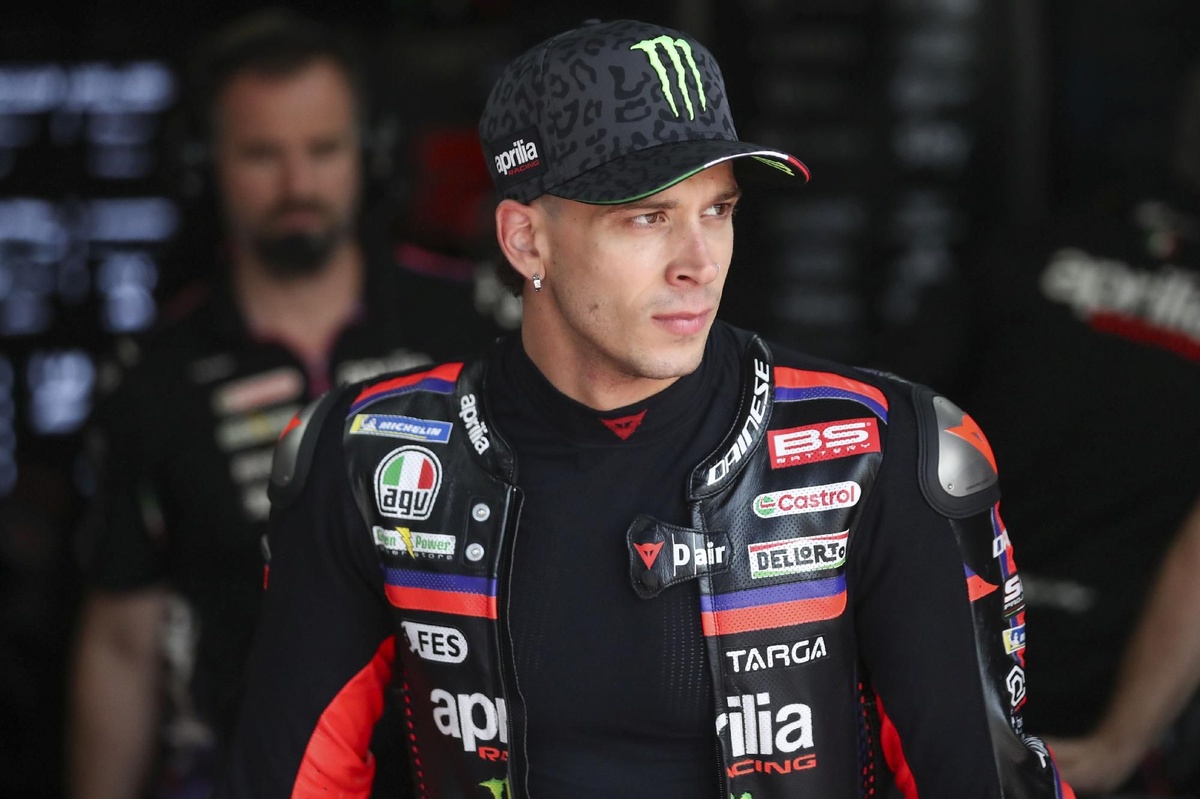 Marco Bezzecchi en combinaison Aprilia Racing après l'accident du Sachsenring