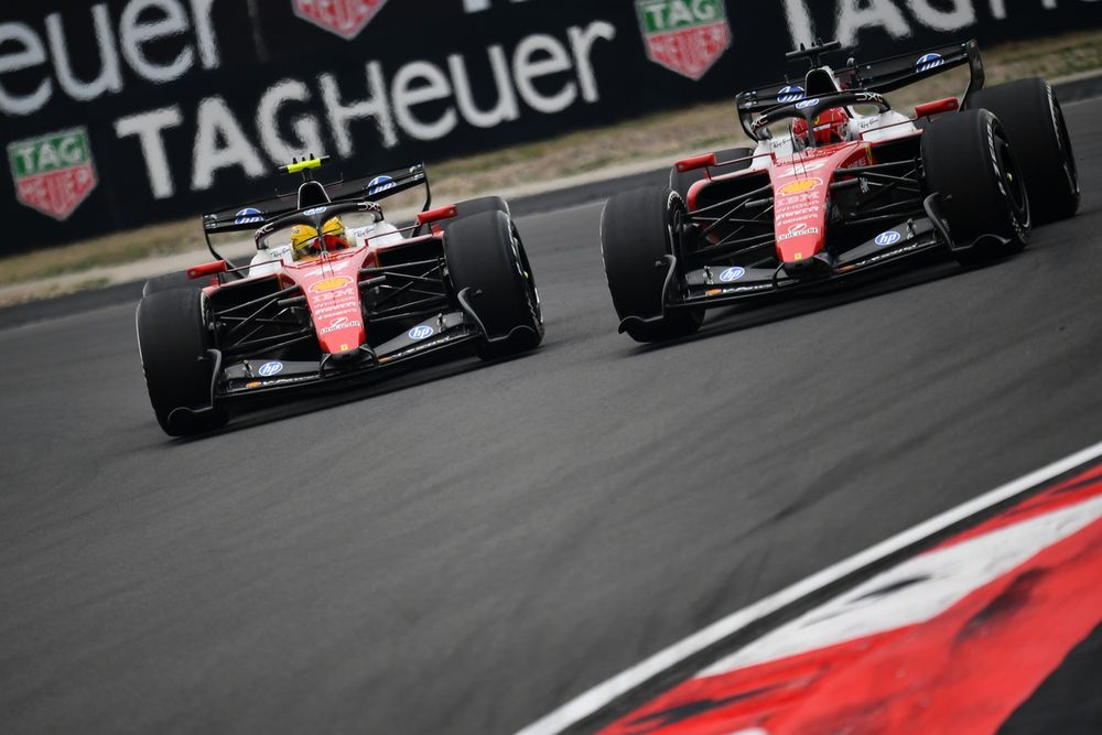 Charles Leclerc et Lewis Hamilton en qualifications à Budapest