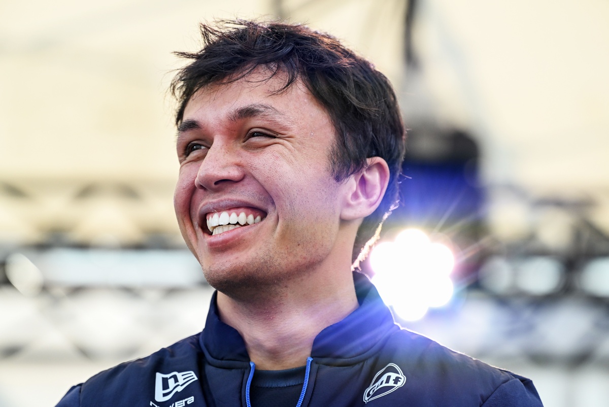 Alexander Albon en combinaison Williams, prêt pour la saison 2027