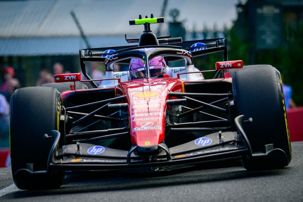 Lewis Hamilton au volant d’une Ferrari à Monza