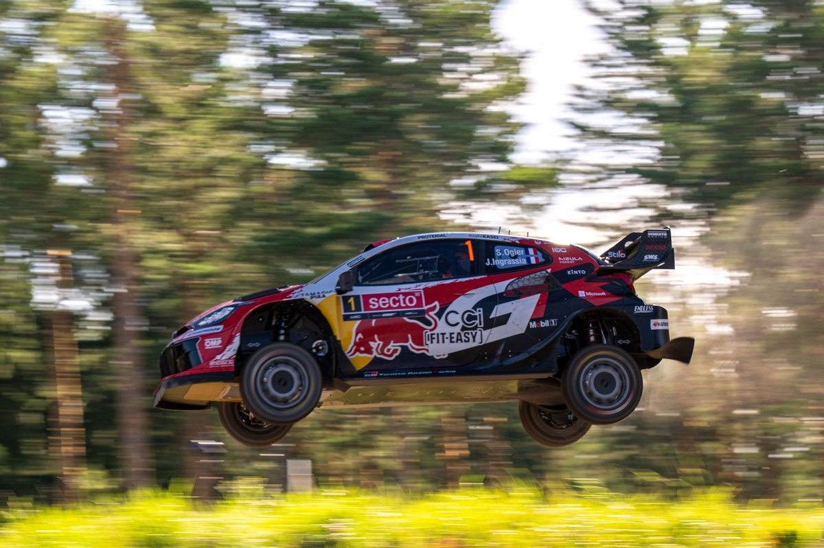 Sébastien Ogier et Julien Ingrassia après le crash au Rallye de Finlande 2024
