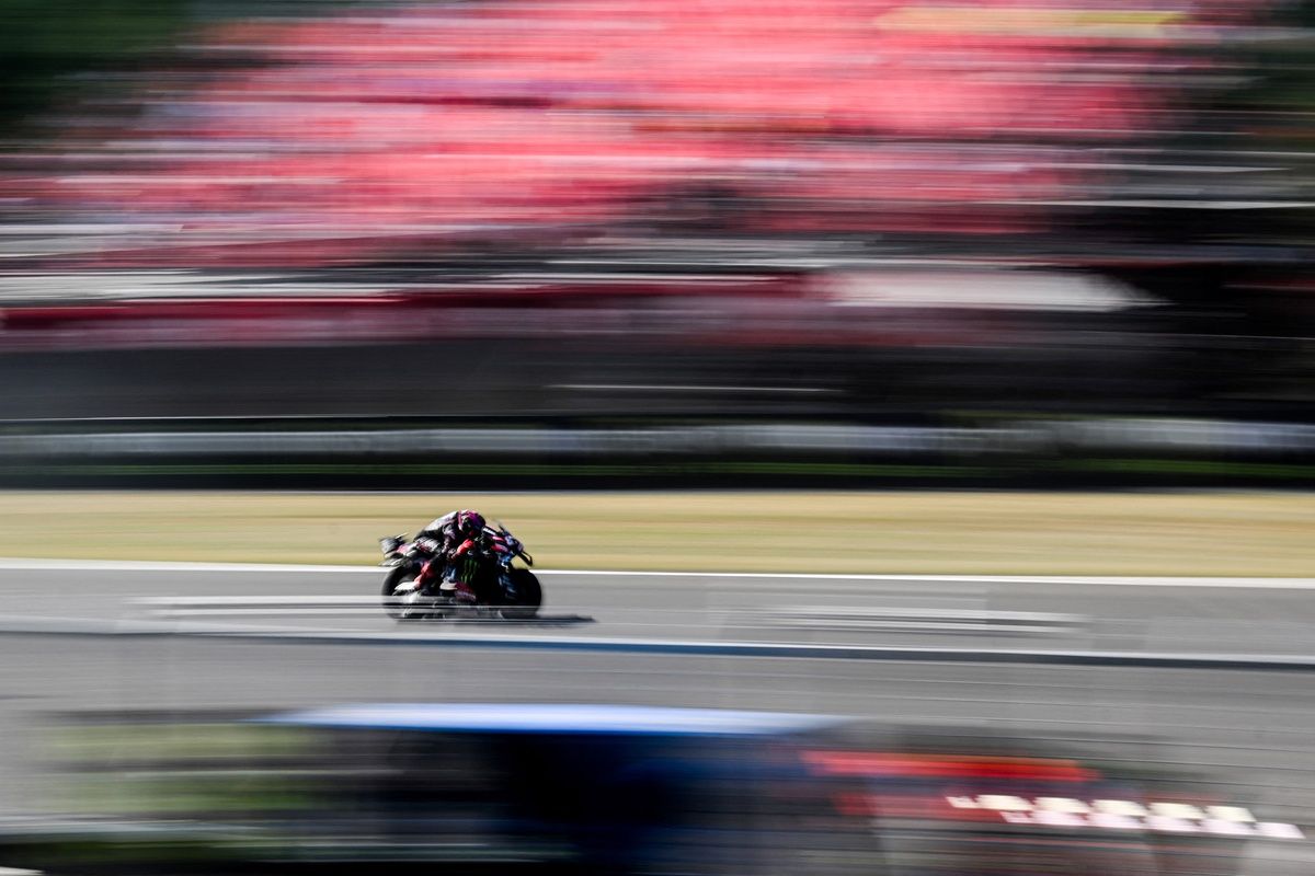 Jorge Martín peinant à exploiter son Aprilia en plein championnat