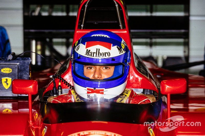 Gianni Morbidelli en combinaison Ferrari, 1991