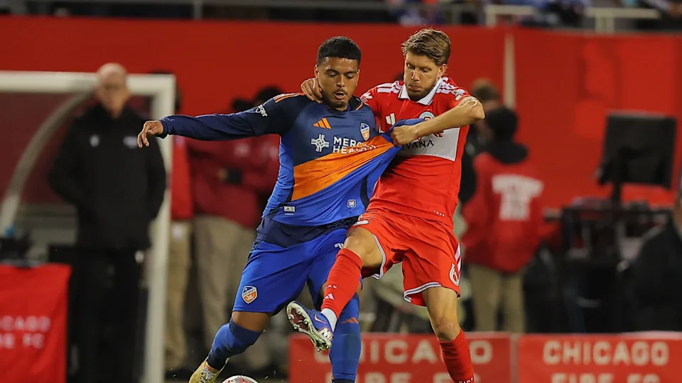 Evander célèbre son triplé avec le FC Cincinnati