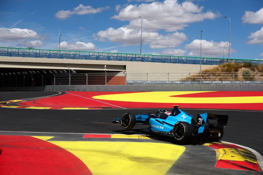 Pilotes de F3 sur le circuit urbain de Madrid, le Madring, lors des essais de pré-saison.